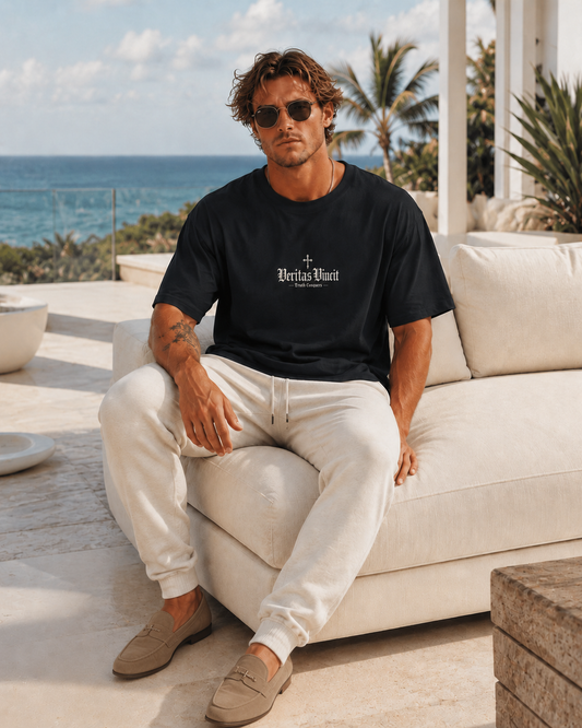 Veritas Vincit Tee